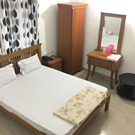 Sathya Inn Guruvāyūr Exteriör bild